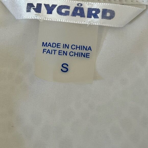 White fringe blouse size Small great summer cover up - Picture 7 of 8